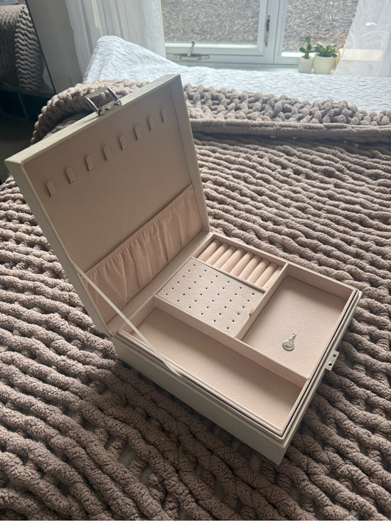 Other - Jewelry Box Organizer Leather Case with Velvet lining White and Pink